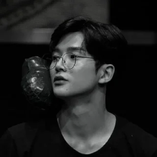 Rowoon · @liachy