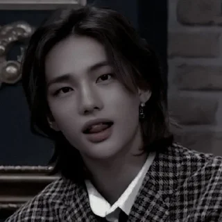 Hyunjin dark @gibranzee