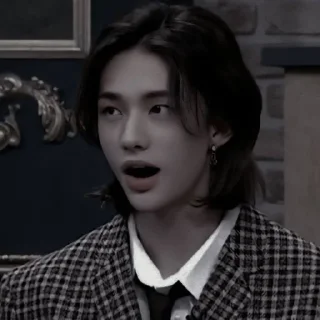 Hyunjin dark @gibranzee