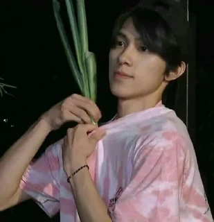Hendery @sedangmendung