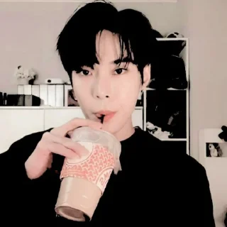 😼 😼。𔘓 kim doyouñg @KEYZNTH, стікер Telegram 11 з 60