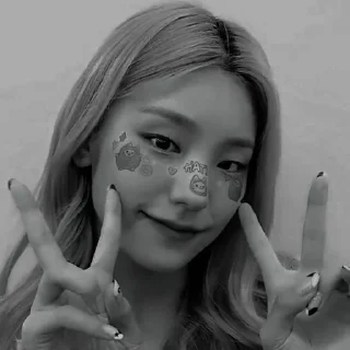 💨 Hwang Yeji · @liachy, стікер Telegram 16 з 35