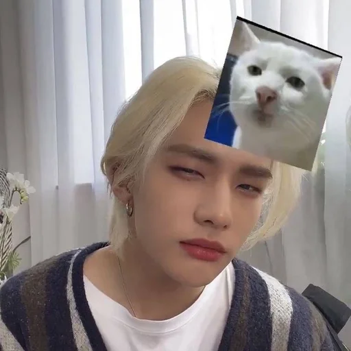 😑 Sticker from малыш хенджин by @lisqq_q