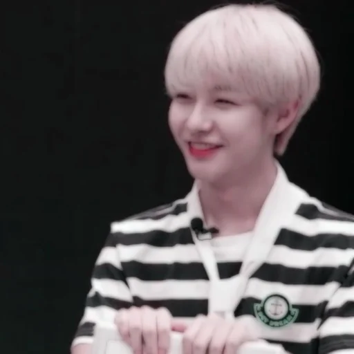 🌪 Sticker from huang renjun @stickernct